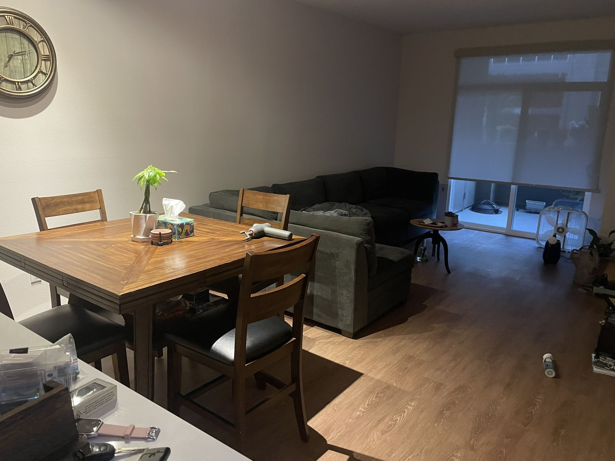 Beautiful Solid Wood Table With 4 Chairs