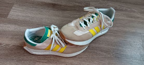 Mens Adidas size 10