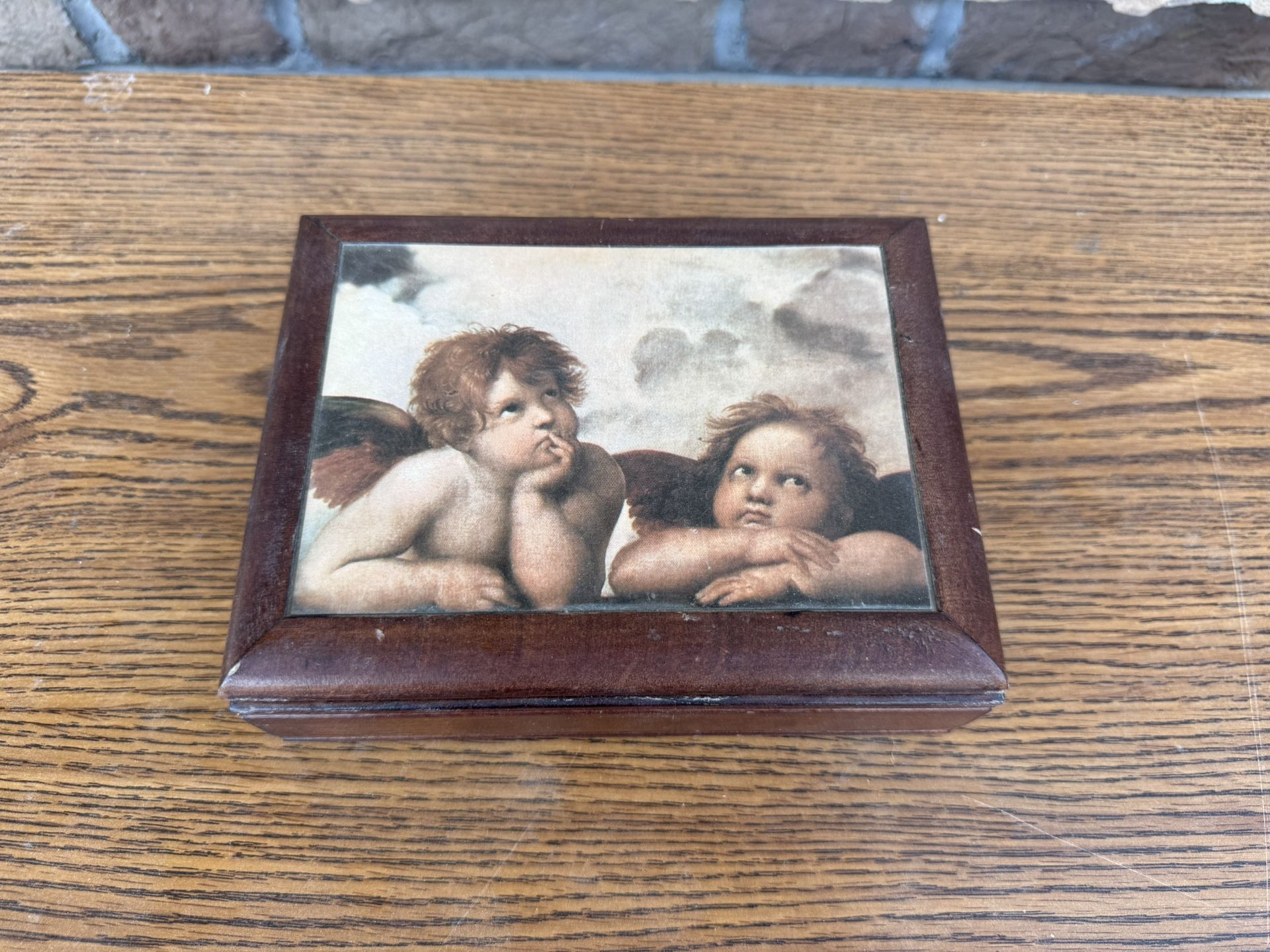 Vintage Cherubs Jewelry / Music Box