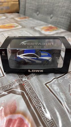 LBWK Aventador 1:64 Scale Diecast Model Car