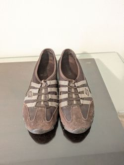 Skechers slip on shoes