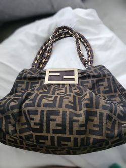 Authentic  Fendi  Za