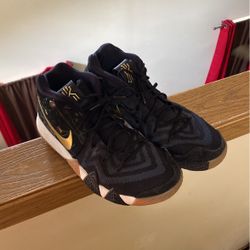 Kyrie 4 Mid Night Navy