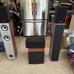 Polk Audio Surround Sound With Powered Subwoofer