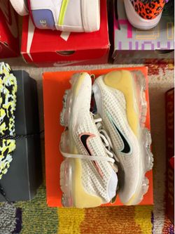 Nike air max youth size 4