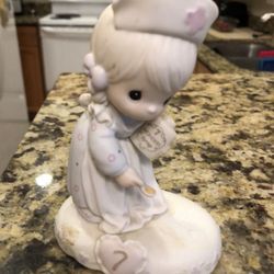 PRECIOUS MOMENTS STATUE