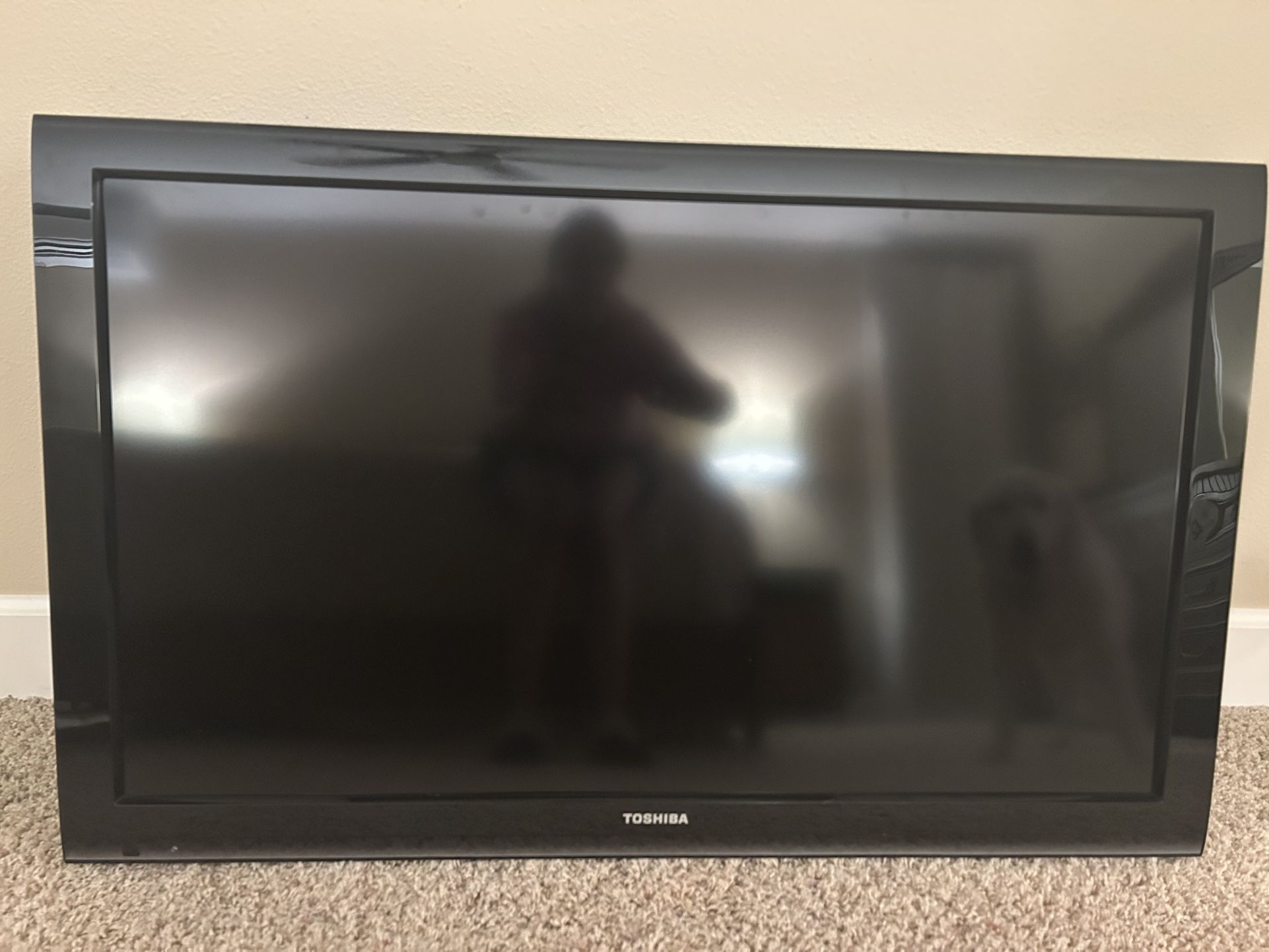 Toshiba 40” LCD HD Smart TV, Great Picture