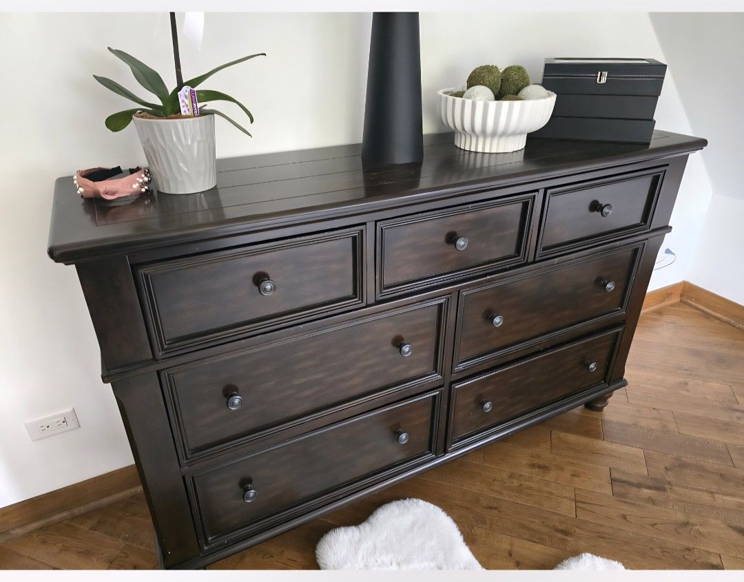 Dresser