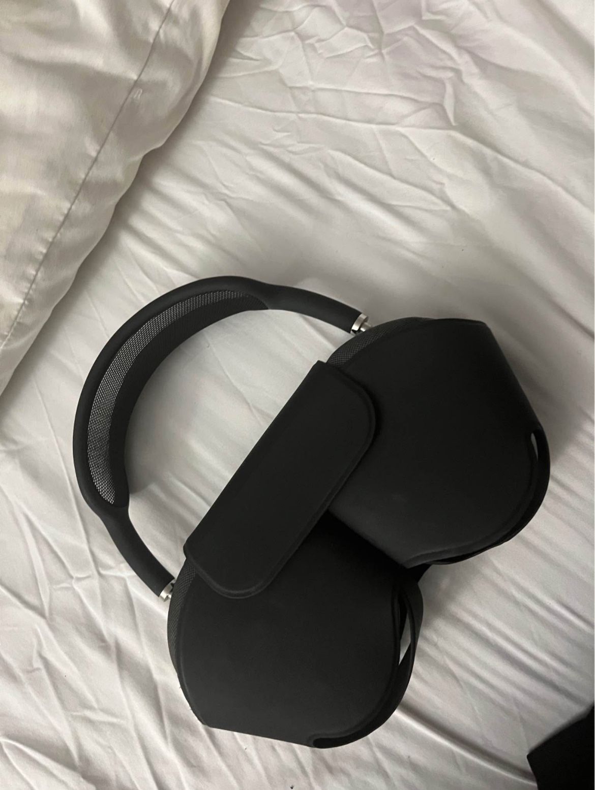 Apple AirPod Max Midnights