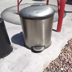 TRASH DISPENSER