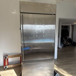(2) Monogram ZICS360NNLH&RH36 In Built-In Bottom Freezer Refrigerator.
