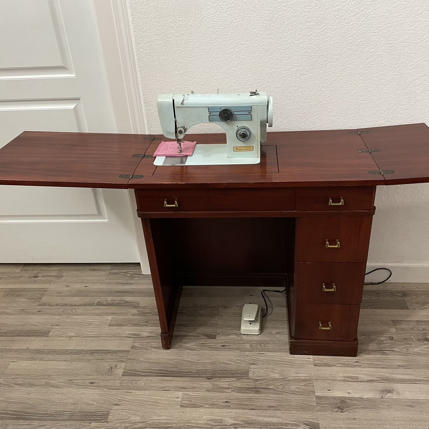 High Quality Sewing Machine With Excellent Condition, Also Can Use As A  Beautiful Desk for Sale in Brentwood, CA - OfferUp