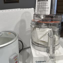 Cuisinart food processor Like New – Moving Sale