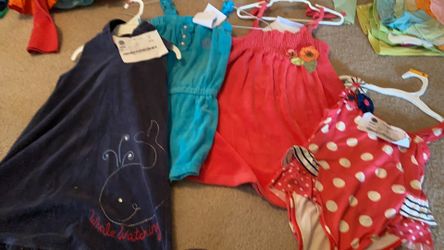 Girls size 5 Gymboree swimsuit some stretch
