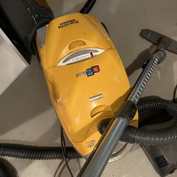 Kenmore Canister Vacuum  Cleaner 