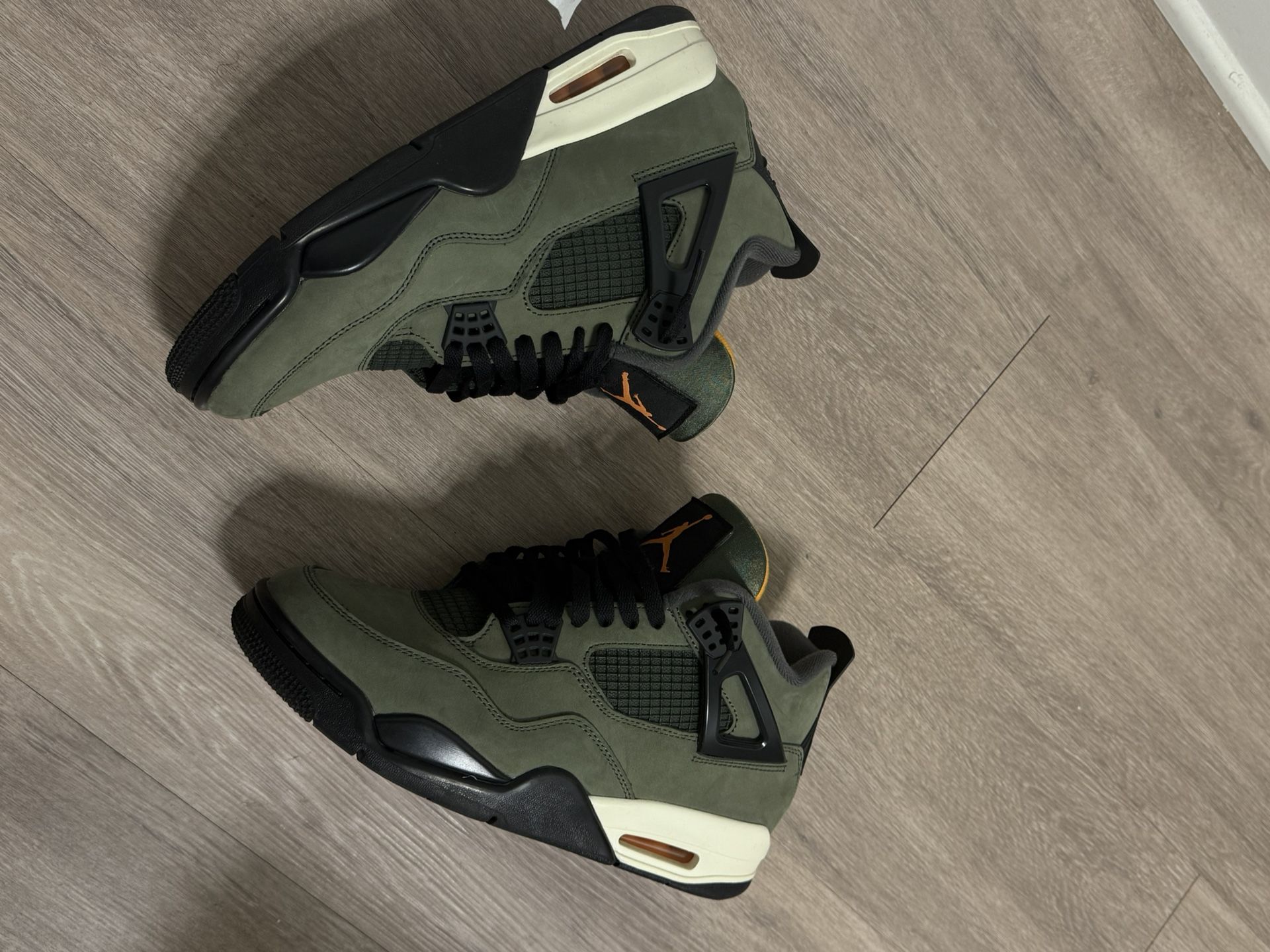 Jordan 4 Undefeated Size 11