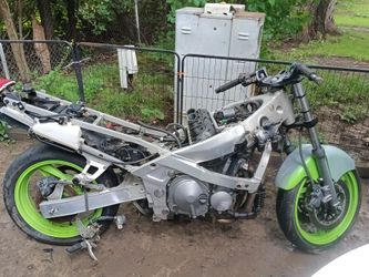 Parting out my 1996 Kawasaki Ninja zx600e