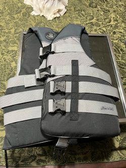 Water ski / Wake boarding vest