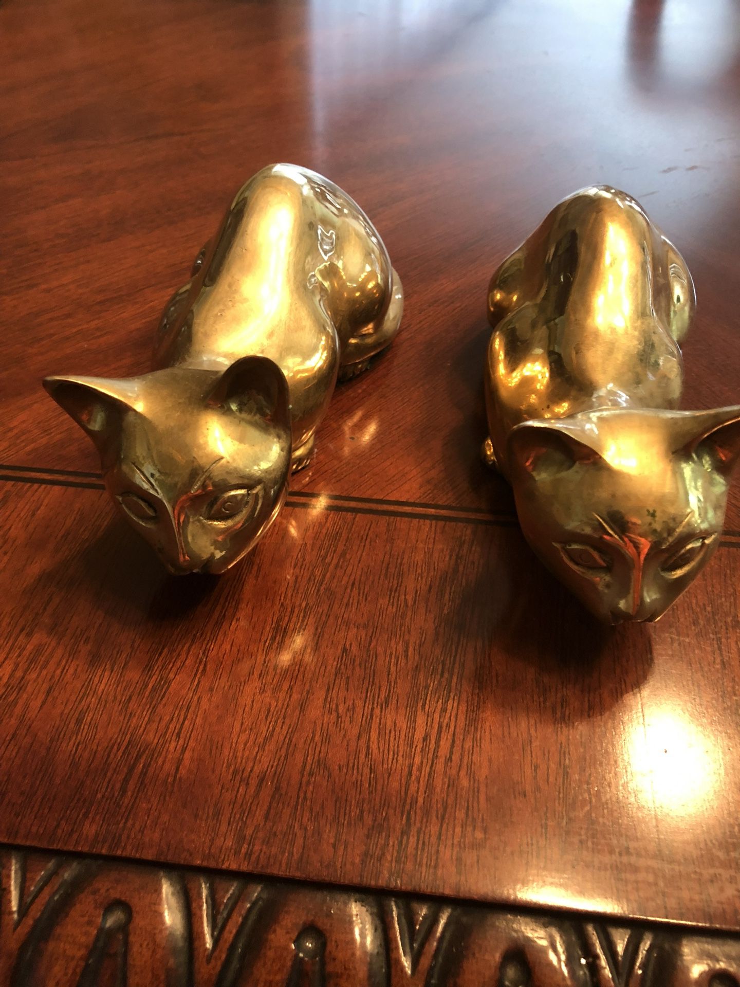 Antique Brass Crouching Cats
