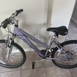 Girls schwinn Bike 24’’