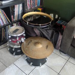 Old Drum Kit 
