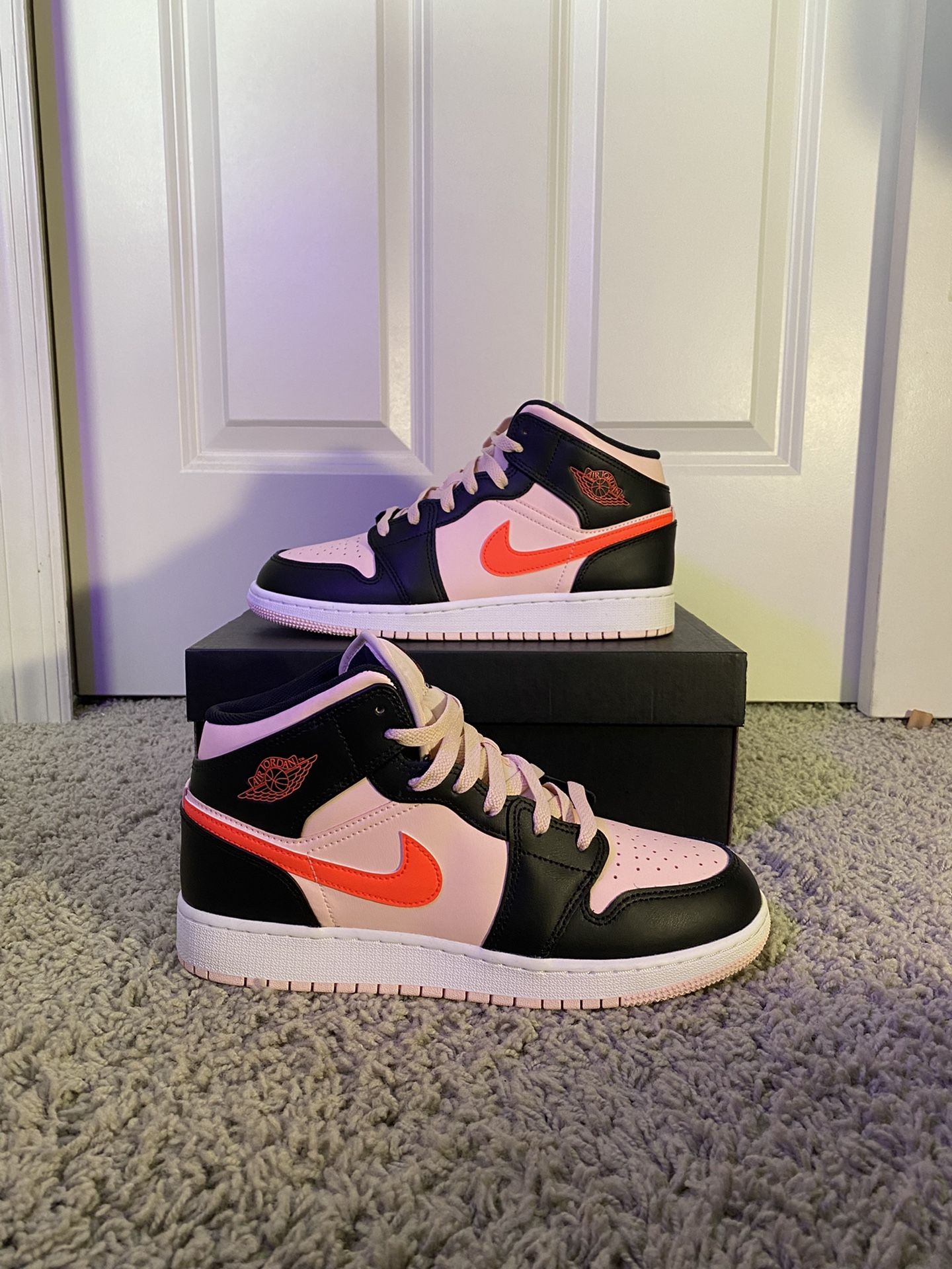 Air Jordan Mid GS “Black Pink Crimson”