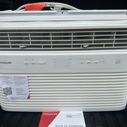 Frigidaire Air Conditioner 6000 BTU - Lightly Used 