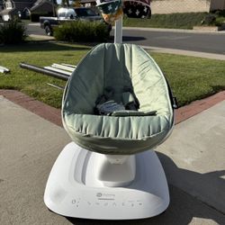 4 Moms Mamaroo