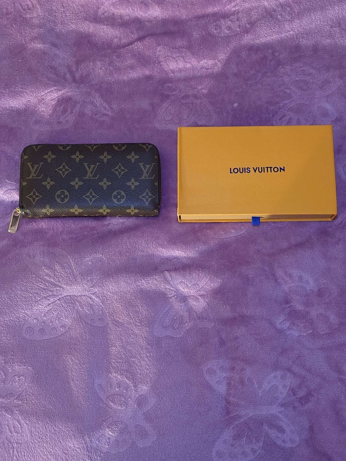 Louis Vuitton Brown Monogram Zippy Purse