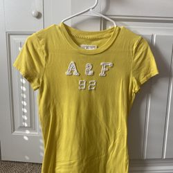 Medium Yellow And White Abercrombie And Fitch T-shirt 