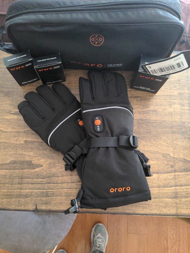Brand New!!! Tags On!! Ski/Snowboard Unisex Heated "Buffalo" Gloves