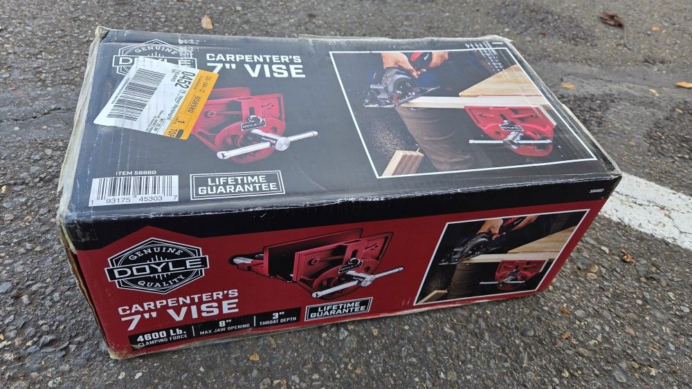 DOYLE™ 7 in. Carpenters Vise