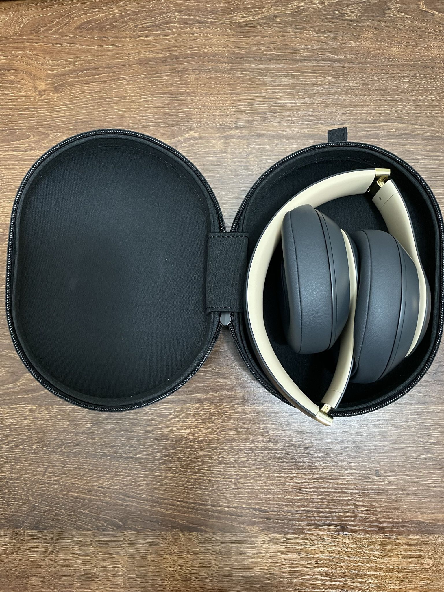 Shadow Gray Beats Studio 3