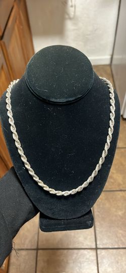 77.5g solid sterling silver 925 diamond cut rope chain.