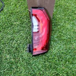 2025 Gmc Yukon Right Taillight