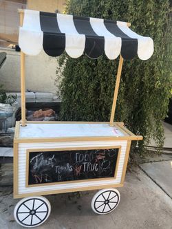 Small lemonade cart