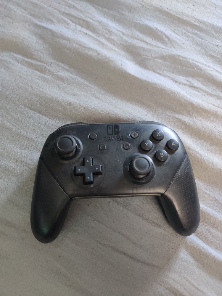 Nintendo Switch Pro Controller 