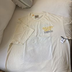 Drive thru gallery dept tee, size XL