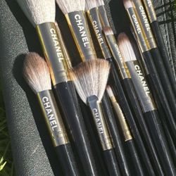 Professional Makeup Brushes Very Soft Authentic, Retail $95