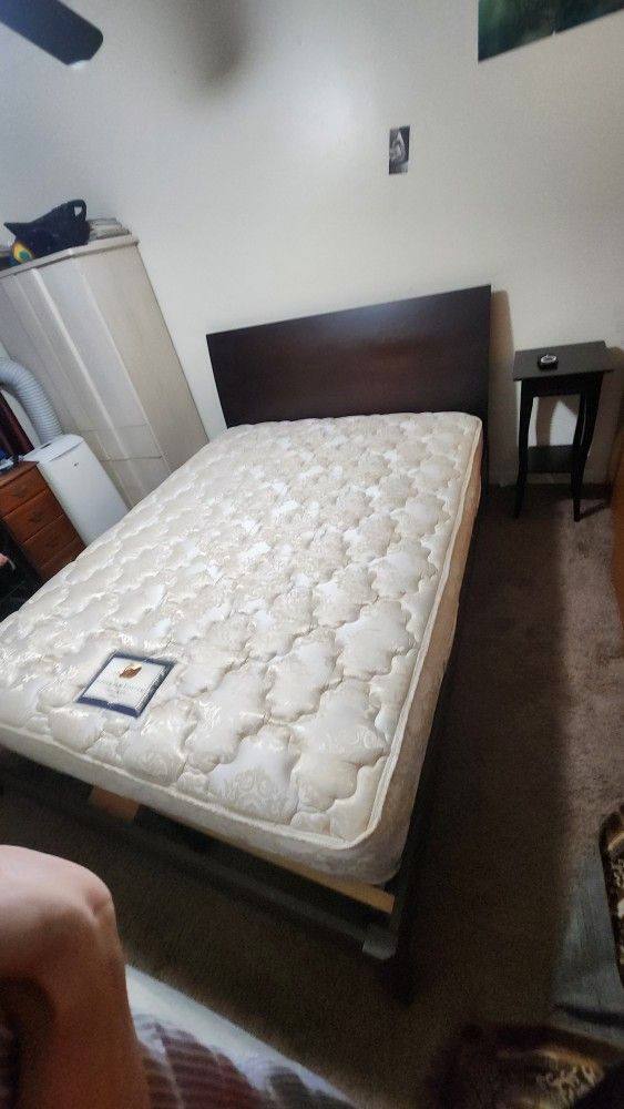 Queen Size Bed With Mattress