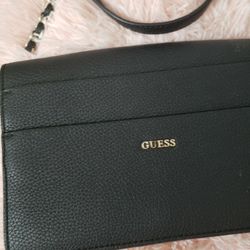 GUESS PURSE 👛
