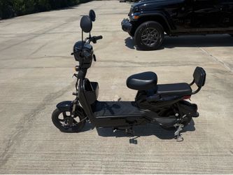 E-BIKE SCOOTER MOPED 48V CALLS ONLY!!