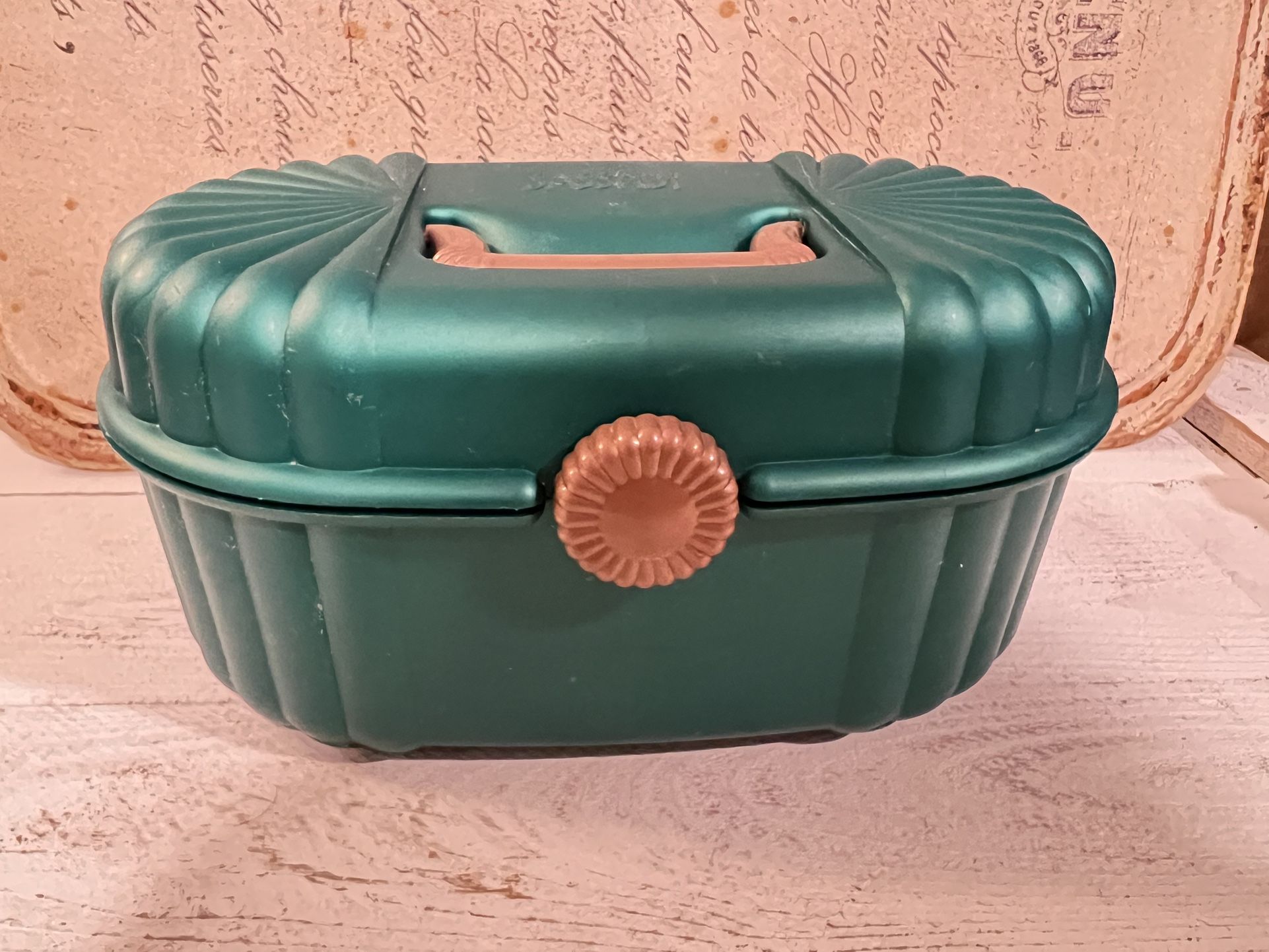 Vintage SASSABY cloth lined jewelry case Soft fabric spaces