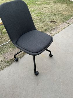Chair With Wheels