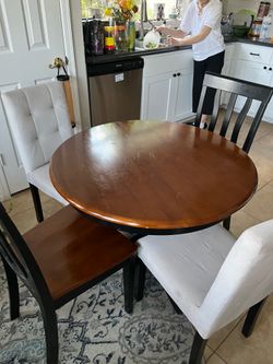 Round Ding Table + 4 Chairs - $150 (firm)