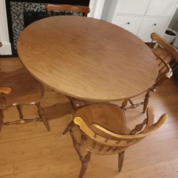 4 ETHAN ALLEN CHAIRS AND A TABLE 