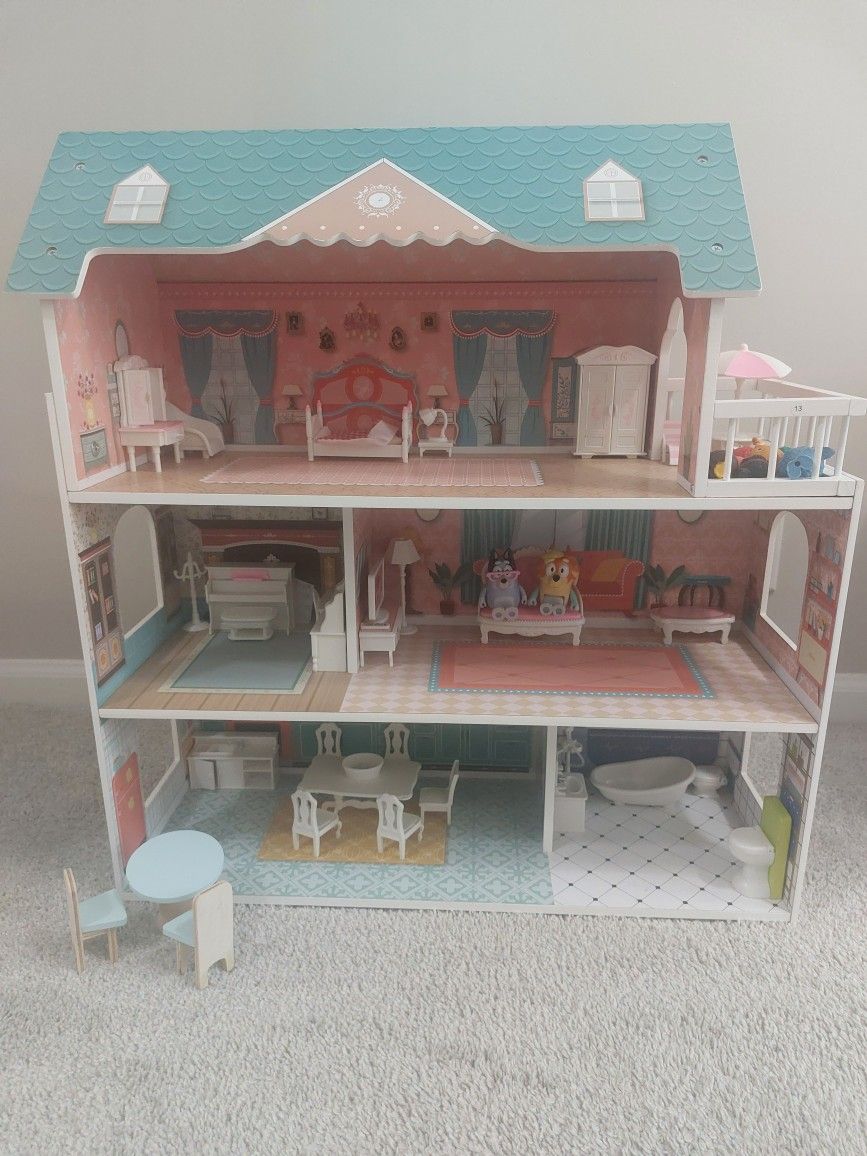 Doll House (TOY) and Accessories