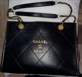 ``~~\\||//Black and Gold Trim Dinner Carrier``~~\\||//~~``
