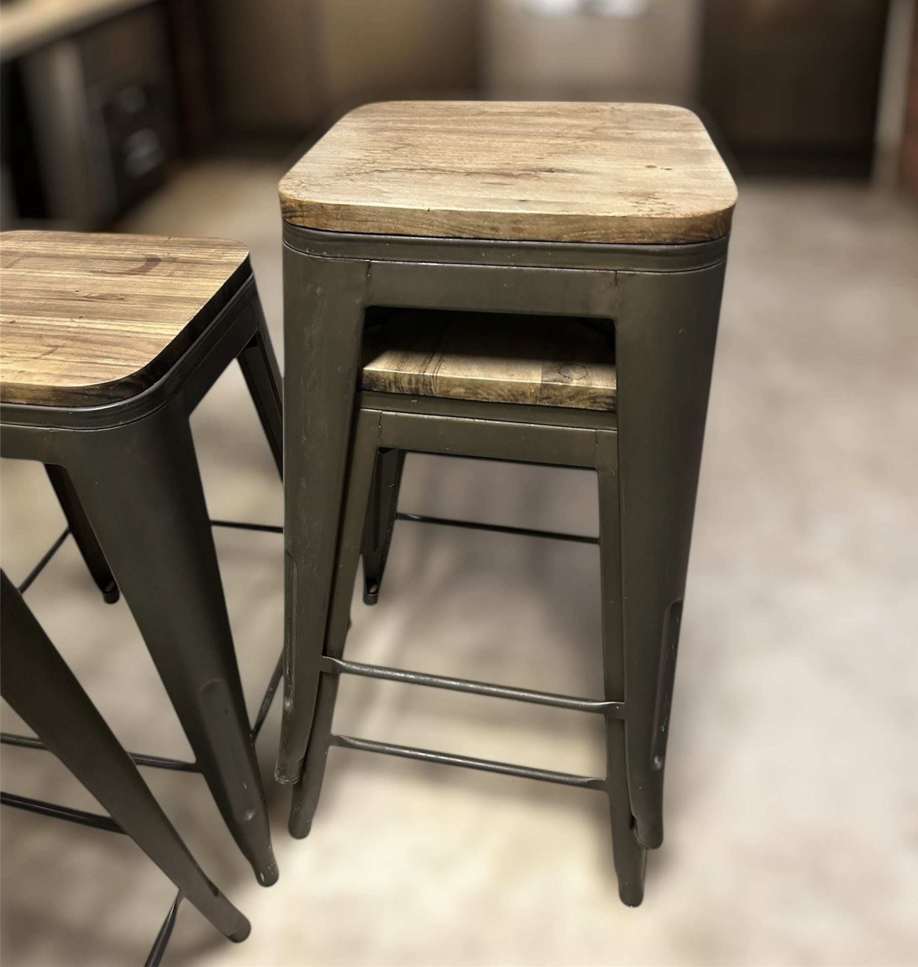 Metal Bar Stools With Wooden Seat Set Of 4