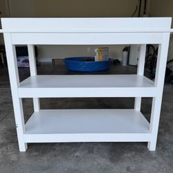 Baby changing table